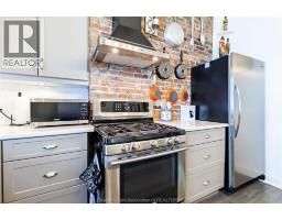 335 Wellington STREET West - 19