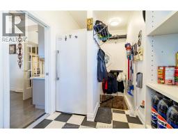 335 Wellington STREET West - 21