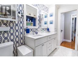 335 Wellington STREET West - 24