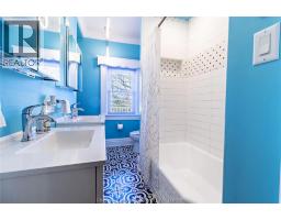 335 Wellington STREET West - 34