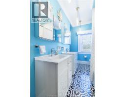 335 Wellington STREET West - 35