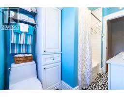 335 Wellington STREET West - 37