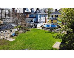 335 Wellington STREET West - 44