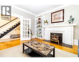 335 Wellington STREET West - 8