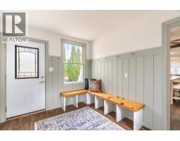 200 Woods STREET - 27