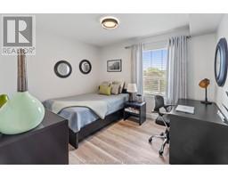 10 Van Allen AVENUE UnitNo. 402 - 17