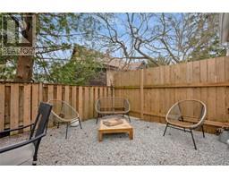 21 Victoria AVENUE - 44