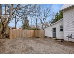 21 Victoria AVENUE - 47