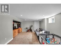 148 Gregory DRIVE West - 28