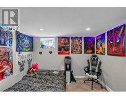 148 Gregory DRIVE West - 32