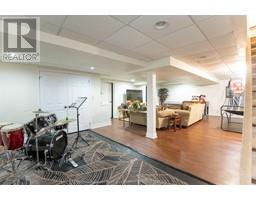 34 BRAEMAR BOULEVARD - 30