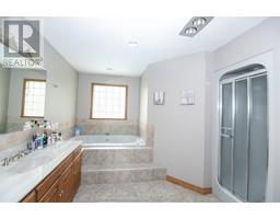 168 MOUNT PLEASANT CRESCENT - 26