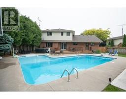 168 MOUNT PLEASANT CRESCENT - 39