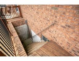 168 MOUNT PLEASANT CRESCENT - 44