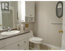 16 OAKGROVE LANE - 24