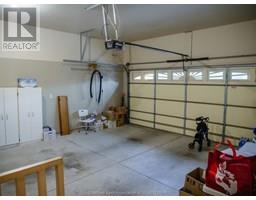 16 OAKGROVE LANE - 27