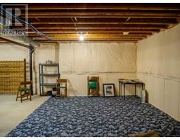 16 OAKGROVE LANE - 31