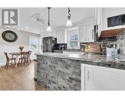 338 Chatham STREET North - 9