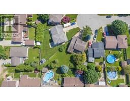 44 Pamela CRESCENT - 11