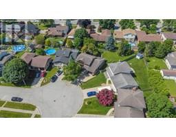 44 Pamela CRESCENT - 12