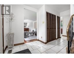 44 Pamela CRESCENT - 18