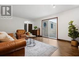 44 Pamela CRESCENT - 24