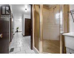 44 Pamela CRESCENT - 27