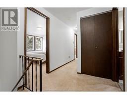 44 Pamela CRESCENT - 29