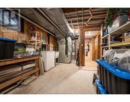 44 Pamela CRESCENT - 40