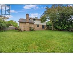 44 Pamela CRESCENT - 42
