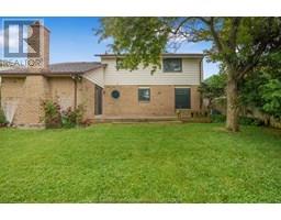 44 Pamela CRESCENT - 43