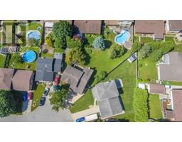 44 Pamela CRESCENT - 46