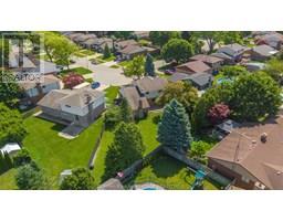 44 Pamela CRESCENT - 8