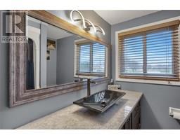 12 DONALDA DRIVE - 36