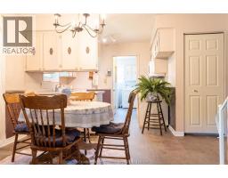 235 Merritt AVENUE - 16