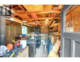 83 Kerr AVENUE - 40