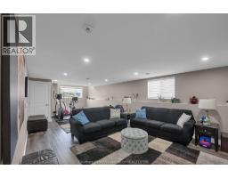 203 MOONSTONE CRESCENT - 28