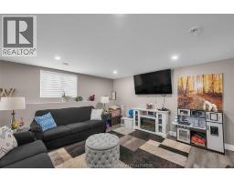 203 MOONSTONE CRESCENT - 31