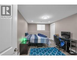 203 MOONSTONE CRESCENT - 38