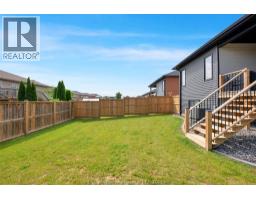 203 MOONSTONE CRESCENT - 48