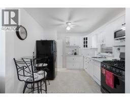 33 MEADOWLEA ROAD - 12