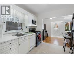 33 MEADOWLEA ROAD - 13