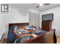 33 MEADOWLEA ROAD - 16