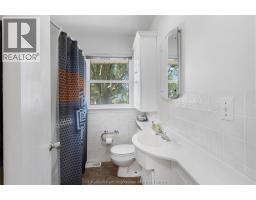 33 MEADOWLEA ROAD - 17