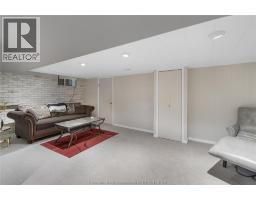 33 MEADOWLEA ROAD - 24