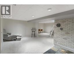 33 MEADOWLEA ROAD - 27