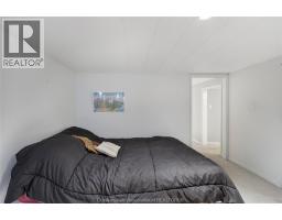 33 MEADOWLEA ROAD - 34