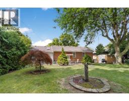 33 MEADOWLEA ROAD - 41
