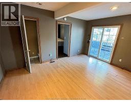 807 Queen STREET - 10