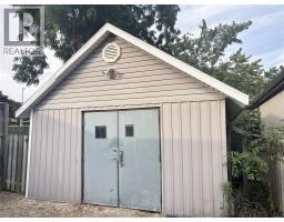 807 Queen STREET - 16
